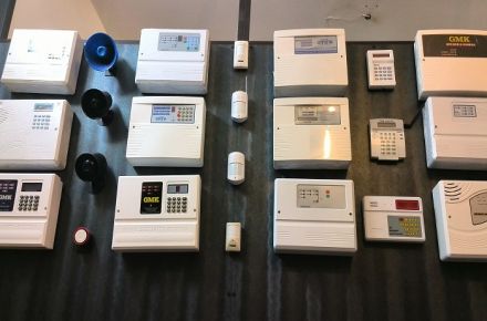 انواع دزدگیر مغازه با برندهای مختلف